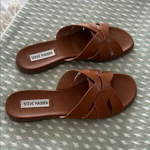 Steve Madden Women's Tan Crisscross Sandals